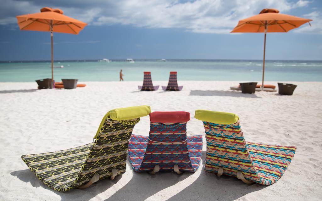 Oceanica Resort Panglao, Bohol מראה חיצוני תמונה Beach chairs