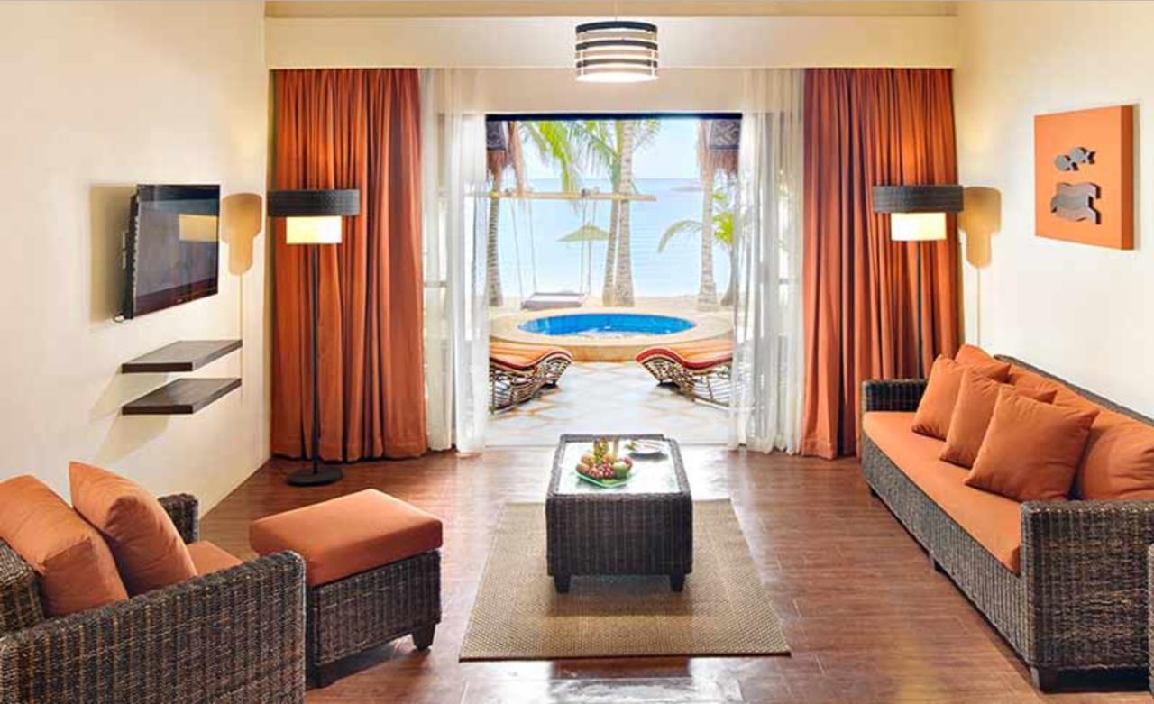 Oceanica Resort Panglao, Bohol מראה חיצוני תמונה A suite at the resort