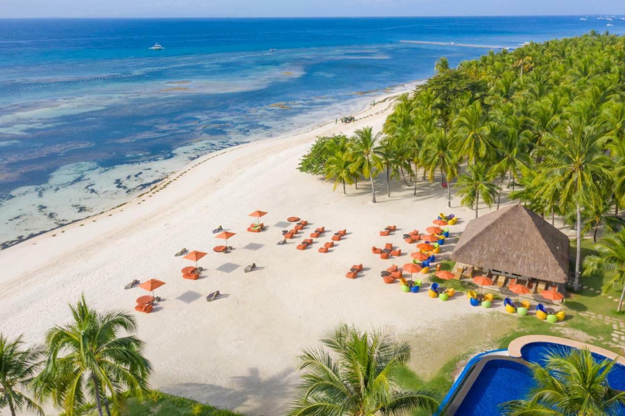 Oceanica Resort Panglao, Bohol מראה חיצוני תמונה Aerial view of the beach at the resort