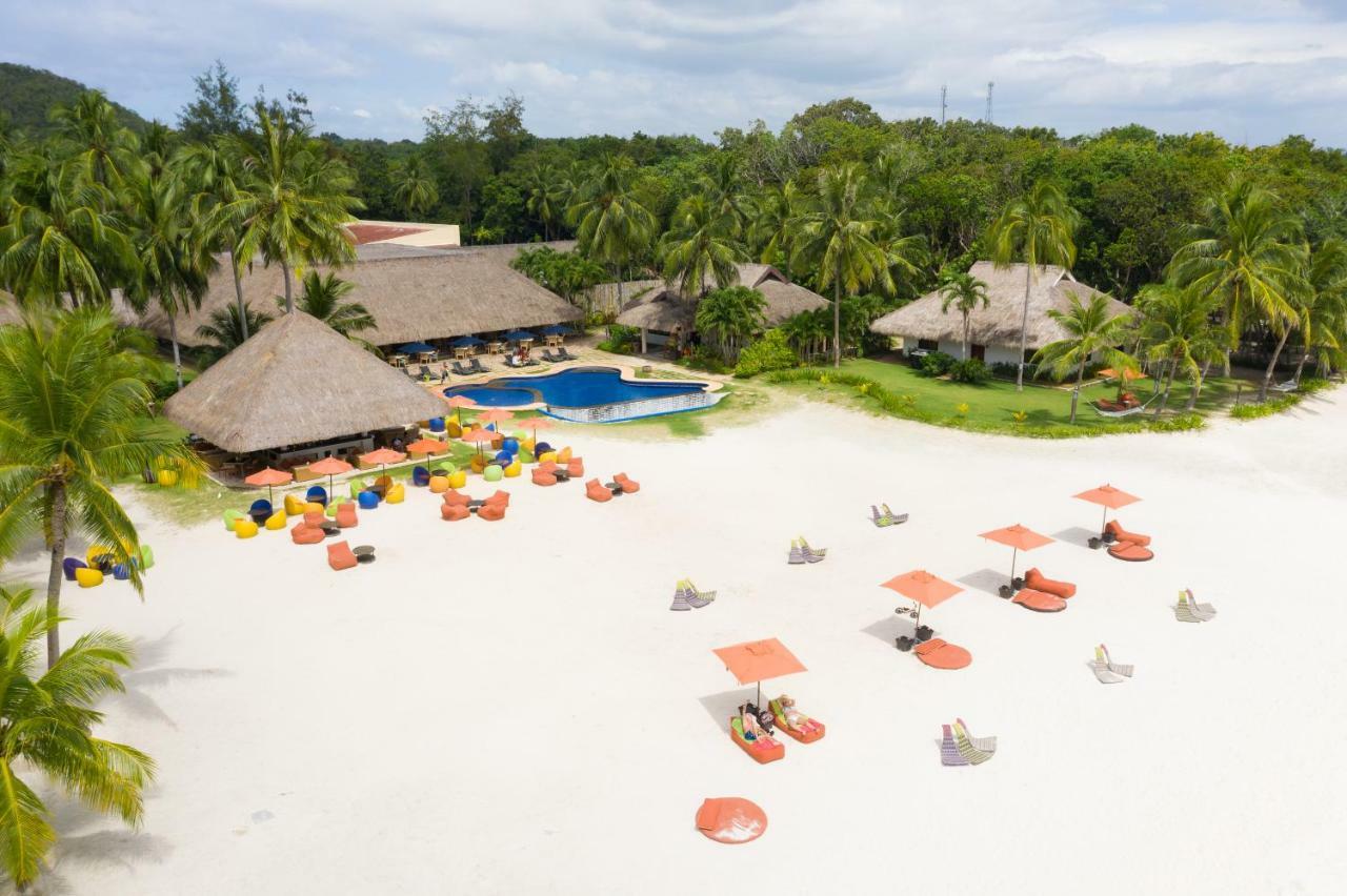 Oceanica Resort Panglao, Bohol מראה חיצוני תמונה Aerial view of the beach at the resort